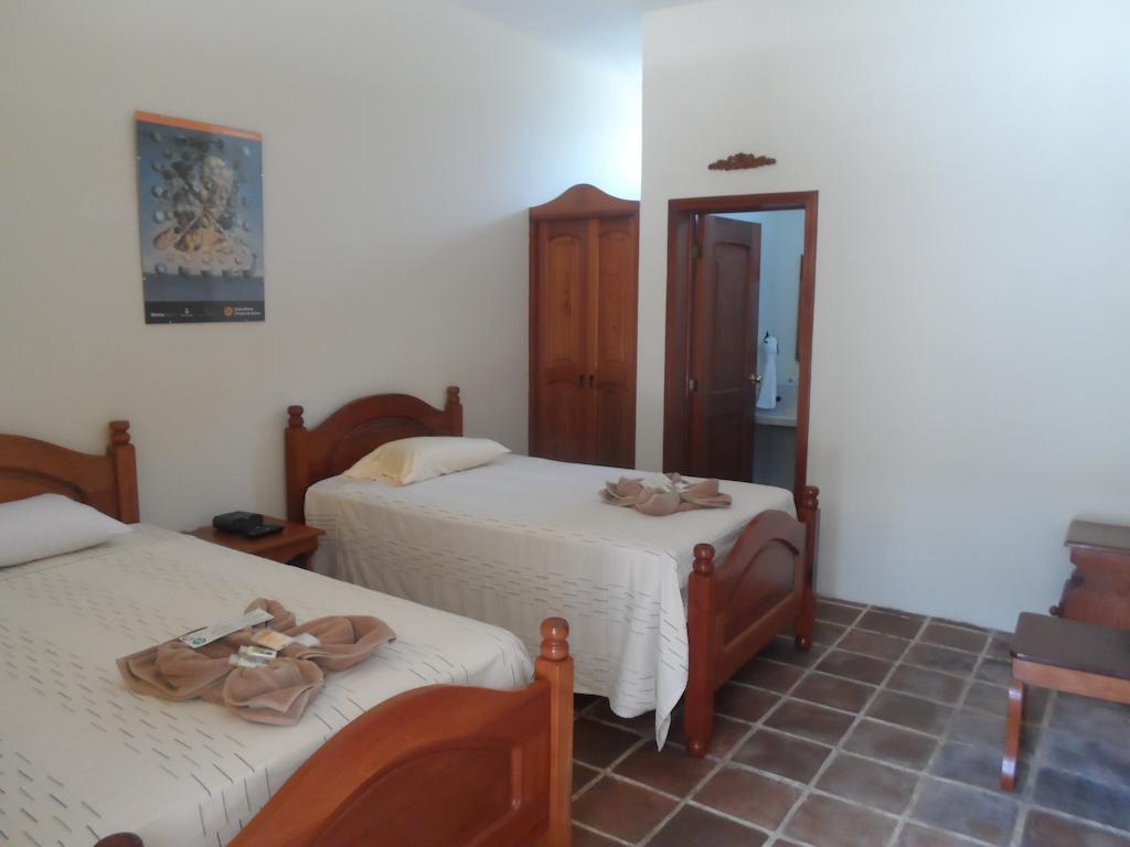 Hotel Gran Plaza Euromaya أنتيغوا غواتيمالا الغرفة الصورة